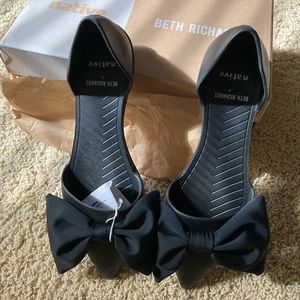 Native + Beth Richards collab. NIB size 9